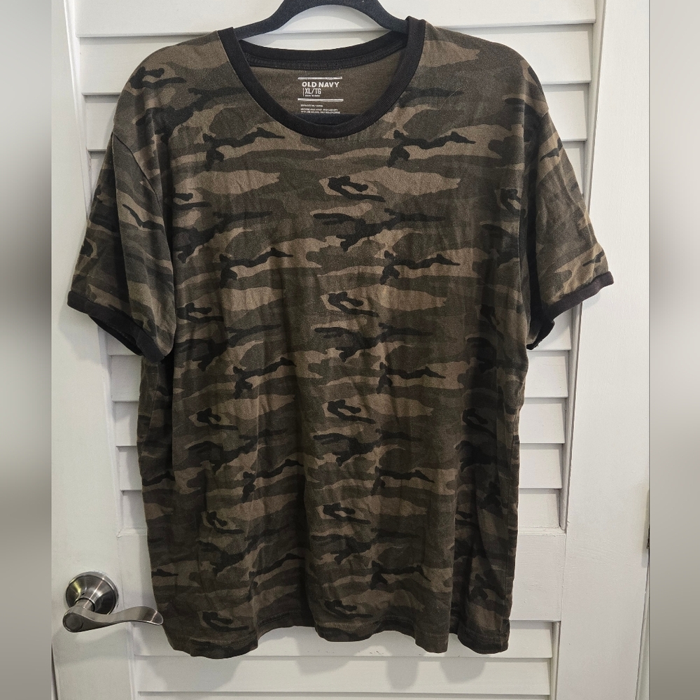 Old Navy Men's Short Sleeve Camo Tee
